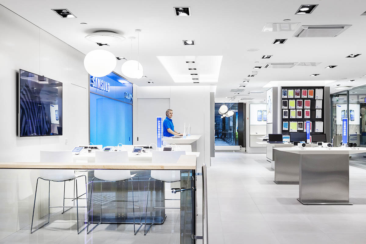 SIGNATURE DESIGN STUDIO - Samsung brand Shop Interior