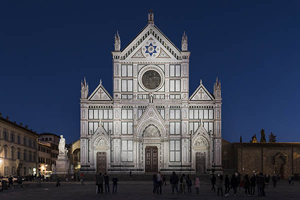 Luce bianca dinamica per la facciata di Santa Croce.