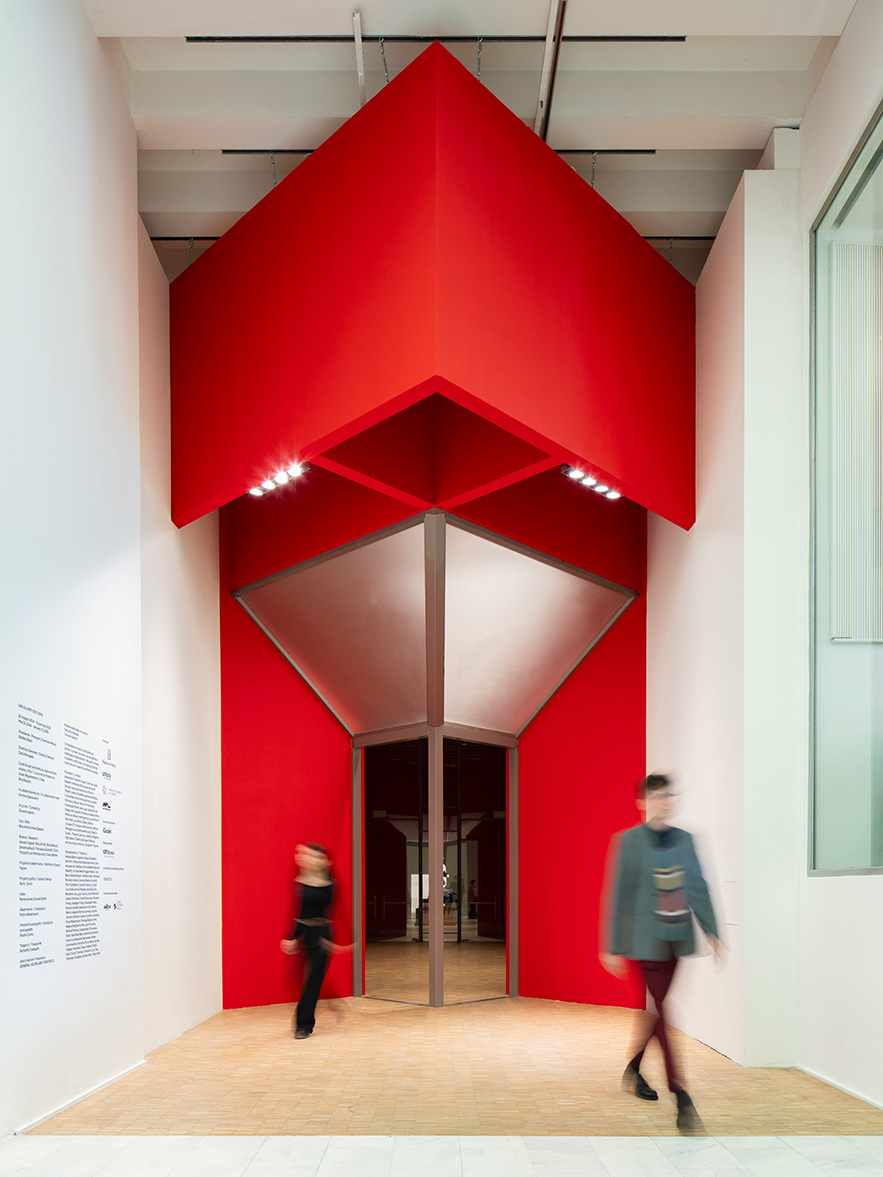 iGuzzini illuminates the exhibition dedicated to Gae Aulenti in Triennale Milano